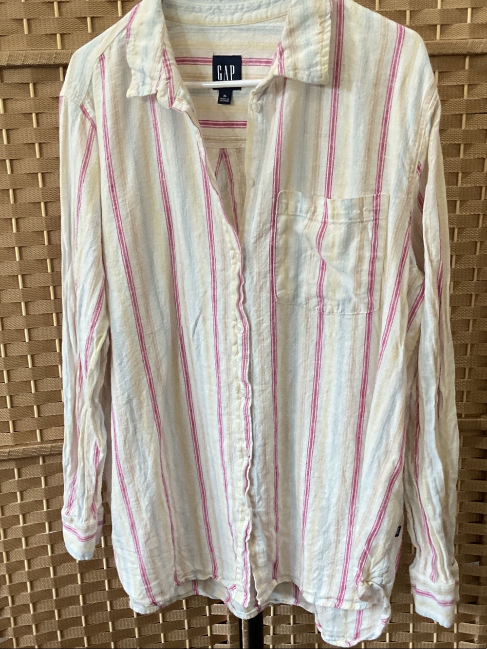 GAP Outdoor Voices Members Mark Outfit-Cream Skort, Pink Tank, Multi Linen Top - Picture 9 of 10